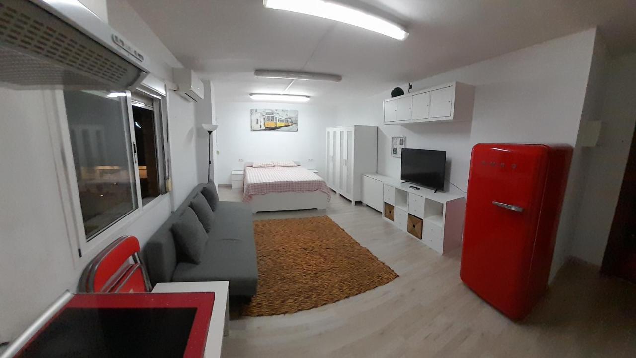 Estudio Frente A Estacion Maria Zambrano Málaga Esterno foto